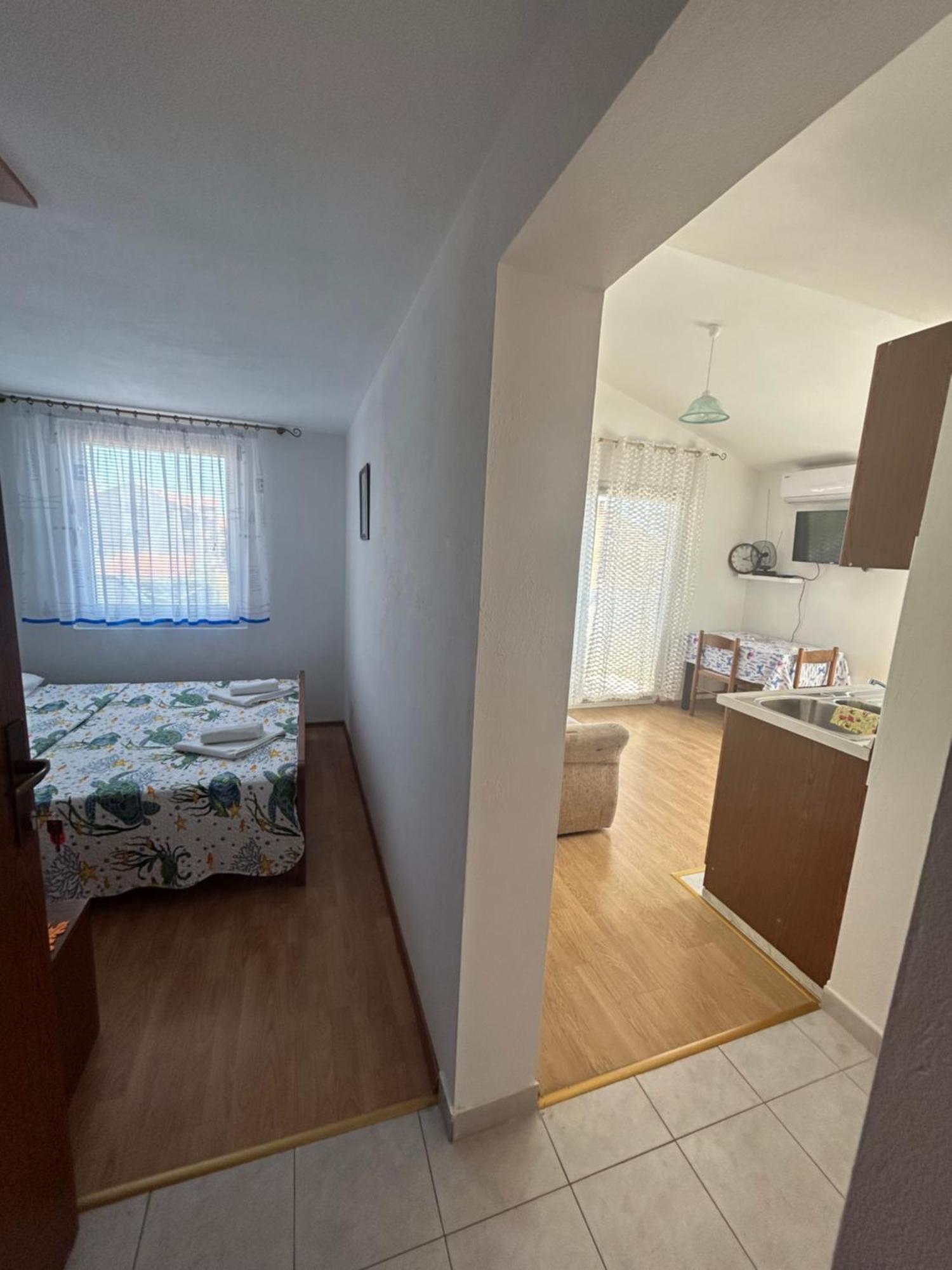 Apartman Markovic Sea View Zara Esterno foto