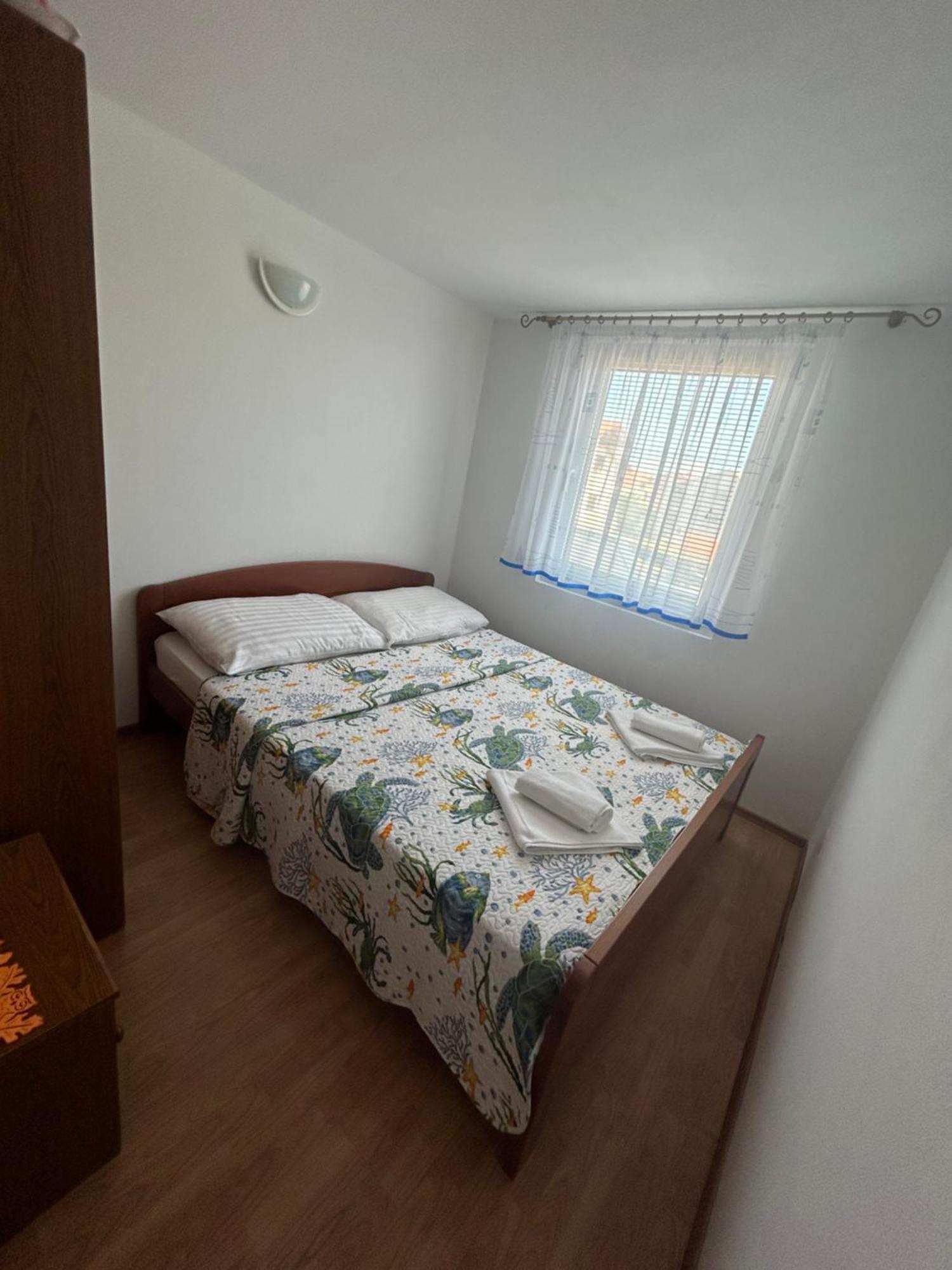 Apartman Markovic Sea View Zara Esterno foto